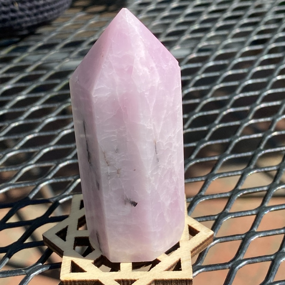 Kunzite Hexagonal Tower - Picture 3 of 8